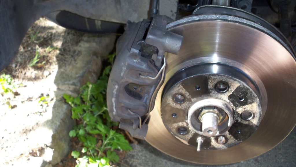 Clean Brake Calipers Without Removal: Safe Limits and Steps